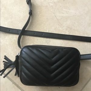 CHEVRON PRINT TASSLE BLACK FANNYPACK FANNY PACK